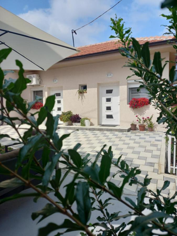Leda Apartmani Smederevo Exterior foto
